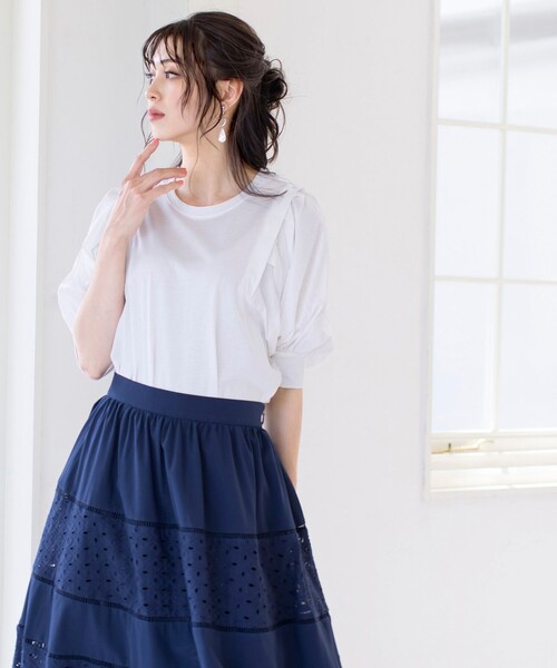 Tiaclasse(ティアクラッセ)の「【洗える・接触冷感】大人可愛いバイオシルケット肩タックトップス(Tシャツ/カットソー・レディース・イエロー/グレイッシュベージュ/オフホワイト/ブラック・L/M)」の9枚目の写真