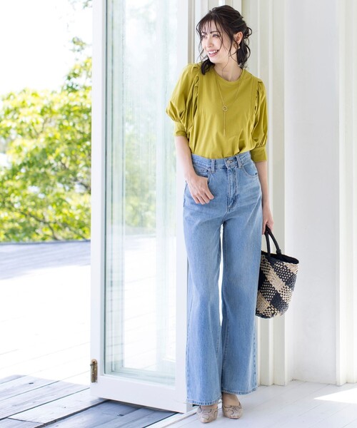 Tiaclasse(ティアクラッセ)の「【洗える・接触冷感】大人可愛いバイオシルケット肩タックトップス(Tシャツ/カットソー・レディース・イエロー/グレイッシュベージュ/オフホワイト/ブラック・L/M)」の12枚目の写真