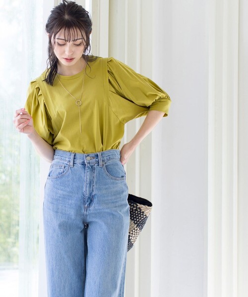 Tiaclasse(ティアクラッセ)の「【洗える・接触冷感】大人可愛いバイオシルケット肩タックトップス(Tシャツ/カットソー・レディース・イエロー/グレイッシュベージュ/オフホワイト/ブラック・L/M)」の16枚目の写真