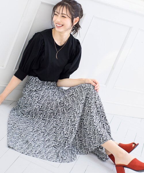 Tiaclasse(ティアクラッセ)の「【洗える・接触冷感】大人可愛いバイオシルケット肩タックトップス(Tシャツ/カットソー・レディース・イエロー/グレイッシュベージュ/オフホワイト/ブラック・L/M)」の21枚目の写真