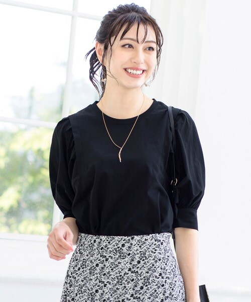 Tiaclasse(ティアクラッセ)の「【洗える・接触冷感】大人可愛いバイオシルケット肩タックトップス(Tシャツ/カットソー・レディース・イエロー/グレイッシュベージュ/オフホワイト/ブラック・L/M)」の22枚目の写真