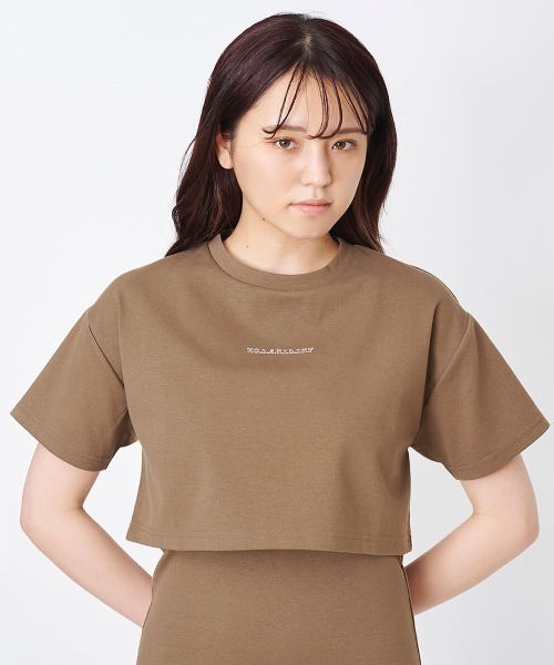 SAMANTHAVEGA（サマンサベガ）の「「VOLATILITY」ロゴショートTシャツ（その他トップス・レディース・ブラック/グレイッシュベージュ/ダークグリーン・F）」の3枚目の写真