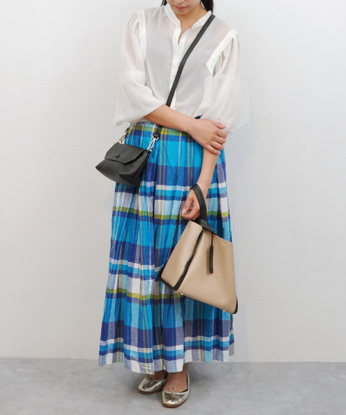 cache cache(カシュ カシュ)の「カシュカシュ cachecache / ミニショルダー付きソフトレザー調ミニトートバッグ(トートバッグ・レディース・ピンク/ホワイト/ブルー系その他/イエロー系その他/ベージュ系その他/ブルー/ネイビー/ブルー系その他2/オレンジ系その他/グリーン系/パープル系その他・FREE)」の3枚目の写真