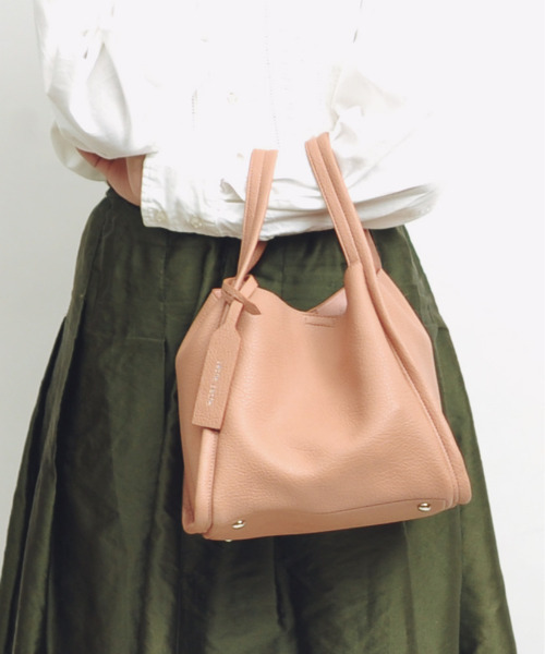 cache cache(カシュ カシュ)の「カシュカシュ cachecache / ミニショルダー付きソフトレザー調ミニトートバッグ(トートバッグ・レディース・ピンク/ホワイト/ブルー系その他/イエロー系その他/ベージュ系その他/ブルー/ネイビー/ブルー系その他2/オレンジ系その他/グリーン系/パープル系その他・FREE)」の21枚目の写真