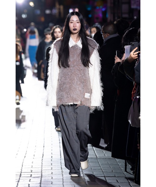 Maison MIHARA YASUHIRO(メゾンミハラヤスヒロ)の「Brushed Kint Vest(ベスト・レディース・チャコール/グレー・FREE)」の19枚目の写真