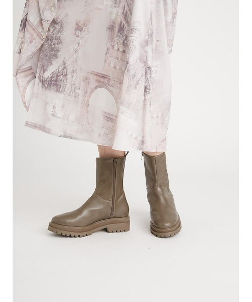 SNIDEL(スナイデル)の「Vibramサイドゴアブーツ(ブーツ・レディース・ブラック/モカ・SMALL/MEDIUM/LARGE)」の5枚目の写真