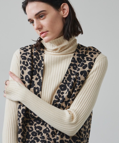 Aunt Marie's（アントマリーズ）の「コーデュロイ深Vネックベスト（ベスト・レディース・ブラック/ブラウン/アイボリー/レオパード・FREE）」の9枚目の写真