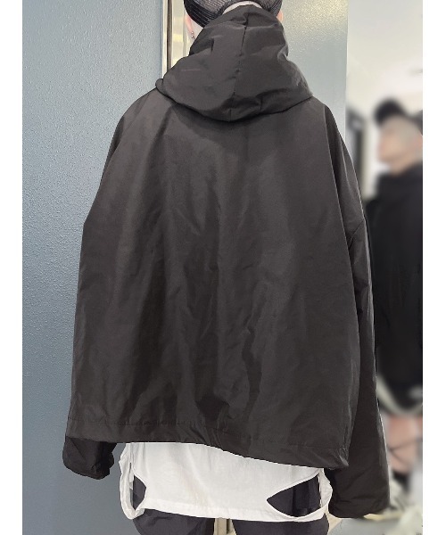 XU（エックスユー）の「【XU/エックスユー】military hood jacket / ジップアップジャケット ジップジャケット フード付き アウター 羽織り 秋服 冬服 オーバーサイズ ビッグサイズ（ミリタリージャケット・メンズ・ブラック・ONE SIZE）」の8枚目の写真