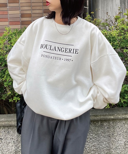 Chillfar(チルファー)の「アソートプリントロゴスウェット(スウェット・レディース・杢グレー/アイボリー系/カーキ系1/ブラック×ホワイト/ブラウン系/ダークグリーン系1/ブラック系/アイボリー系3/レッド系/オートミール/ブラウン系1/カーキ系/グレー系/アイボリー系4/レッド系1/ホワイト×ネイビー/アイボリー系1/ネイビー系/チャコール/アイボリー系2/ネイビー系1/ホワイト×ブラック/グレー系1/ダークグリーン系/ダークグリーン系2/ブラック系1/アイボリー系6/ピンク/ホワイト系/グレー系2/グレー系3/グレー系4/グレー系5/アイボリー系5/アイボリー系7/ブルー/ネイビー系2/レッド系2・FREE)」の4枚目の写真