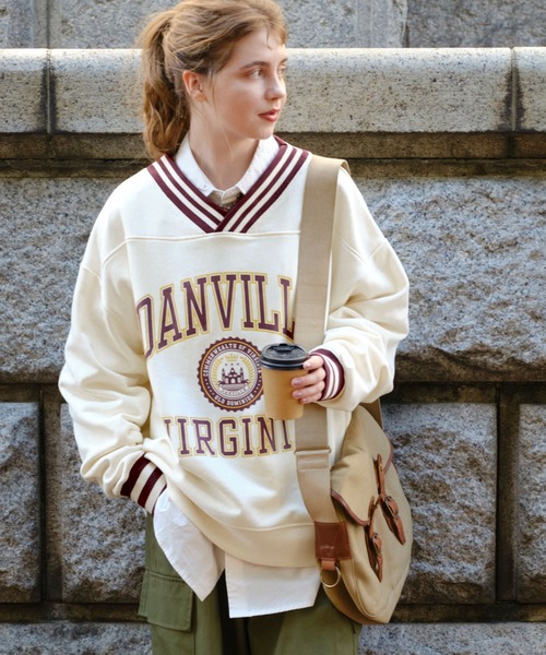 ラインリブスウェットVネックカレッジロゴプルオーバー MONO