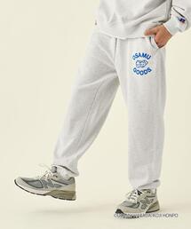Russell Athletic（ラッセルアスレティック）の「【WEB限定】 ＜OSAMU GOODS（R）× RUSSELL ATHLETIC × info. BEAUTY&YOUTH ＞ スウェットパンツ（その他パンツ・メンズ）」