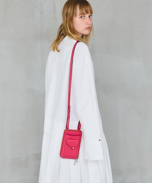 casane（カサネ）の「マルチスマホストラップケース（ショルダーバッグ・レディース・ベージュ/ピンク/ブラック・FREE）」の3枚目の写真