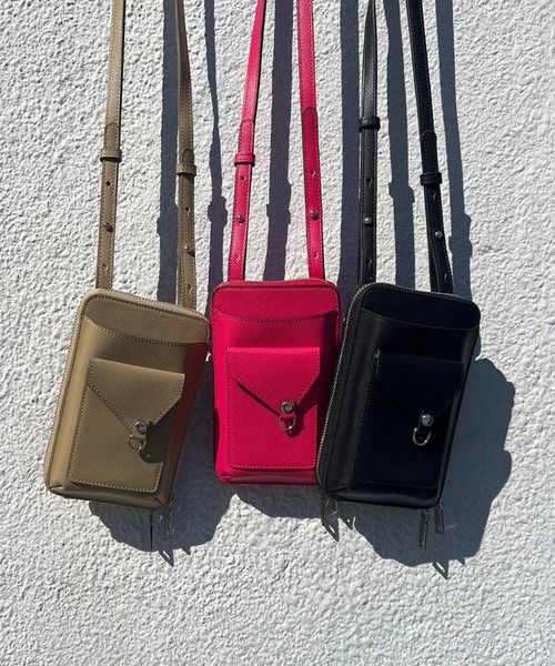 casane（カサネ）の「マルチスマホストラップケース（ショルダーバッグ・レディース・ベージュ/ピンク/ブラック・FREE）」の4枚目の写真