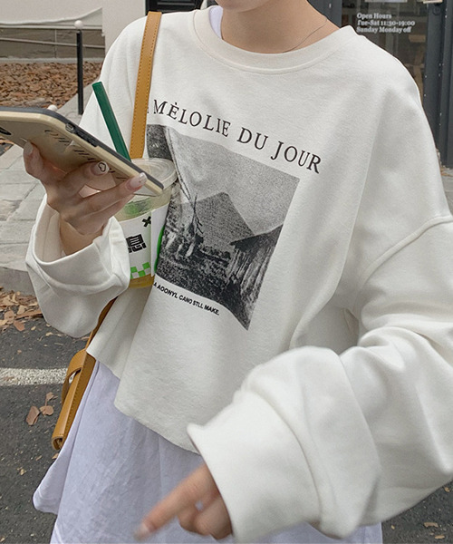 c.u.l(シーユーエル)の「クロップド丈プリントロンティー culw324(Tシャツ/カットソー・レディース・ベージュ/ブラック/アイボリー・FREE)」の2枚目の写真