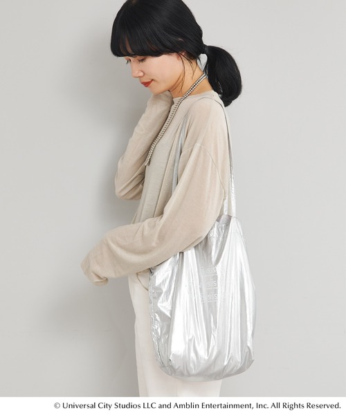 SHENERY(シーナリー)の「【BACK TO THE FUTURE】メタリックトートバッグ(トートバッグ・レディース・シルバー・FREE)」の16枚目の写真