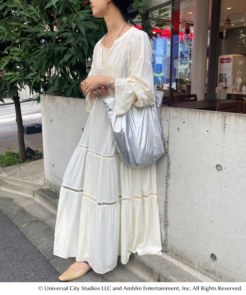 SHENERY(シーナリー)の「【BACK TO THE FUTURE】メタリックトートバッグ(トートバッグ・レディース・シルバー・FREE)」の8枚目の写真