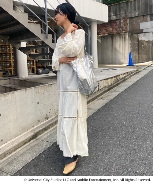 SHENERY(シーナリー)の「【BACK TO THE FUTURE】メタリックトートバッグ(トートバッグ・レディース・シルバー・FREE)」の10枚目の写真