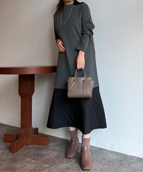 Chez toi(シェトワ)の「キルティング切替ペプラムワンピース(ワンピース・レディース・ベージュ/チャコールグレー・FREE)」の5枚目の写真