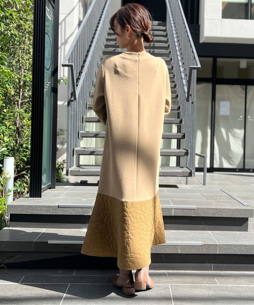 Chez toi(シェトワ)の「キルティング切替ペプラムワンピース(ワンピース・レディース・ベージュ/チャコールグレー・FREE)」の19枚目の写真