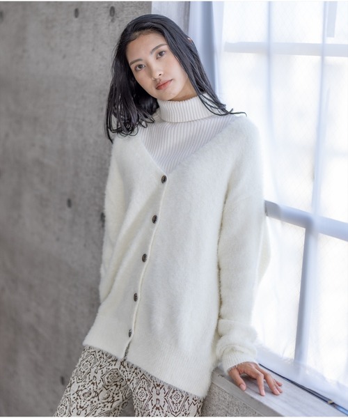 clear（クリア）の「フェザーロングカーディガン（ニット/セーター・レディース・パープル/ターコイズブルー/アイボリー/ブラック・F）」の2枚目の写真