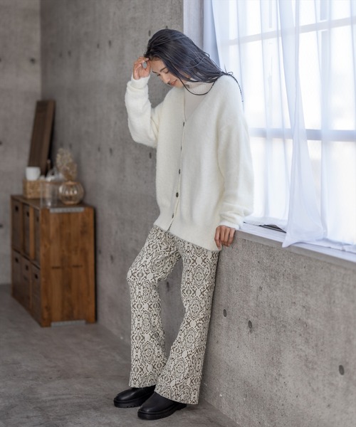 clear（クリア）の「フェザーロングカーディガン（ニット/セーター・レディース・パープル/ターコイズブルー/アイボリー/ブラック・F）」の12枚目の写真