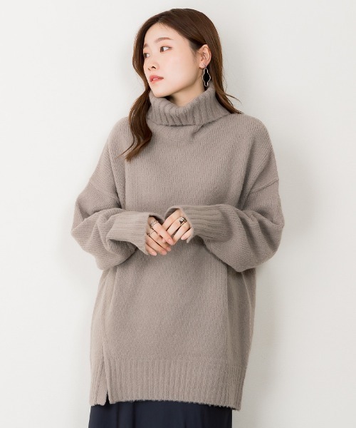 atONE(アットワン)の「atONE オフネックサイドスリットセーター(ニット/セーター・レディース・バーガンディー/グレー/ブラック・M-L/LL~3L)」の10枚目の写真