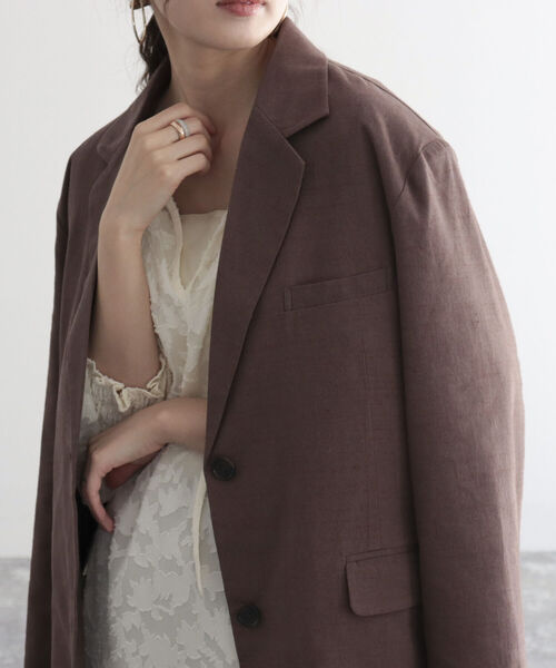 fredy emue（フレディエミュ）の「BIGジャケット（テーラードジャケット・レディース・オフホワイト/ブラウン・38）」の2枚目の写真