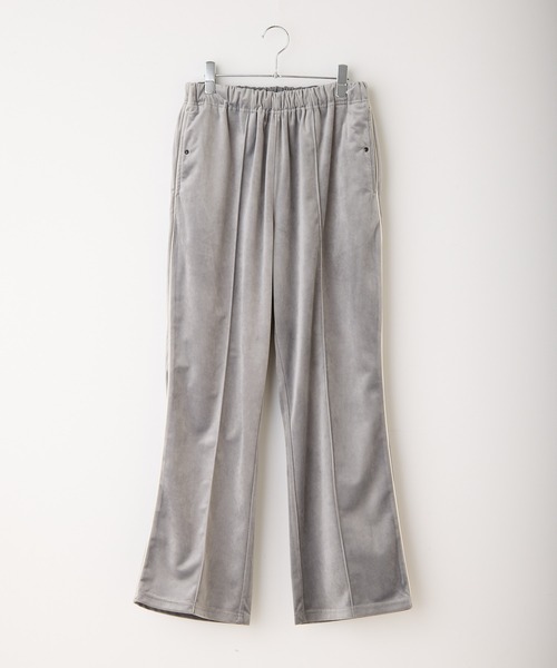 WHIMSIC（ウィムジック）の「【UNISEX/新色追加/SET UP対応】ベロアパイピングトラックパンツ（その他パンツ・メンズ・ベージュ/グレー/ブルー・FREE）」の2枚目の写真