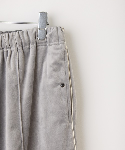 WHIMSIC（ウィムジック）の「【UNISEX/新色追加/SET UP対応】ベロアパイピングトラックパンツ（その他パンツ・メンズ・ベージュ/グレー/ブルー・FREE）」の15枚目の写真