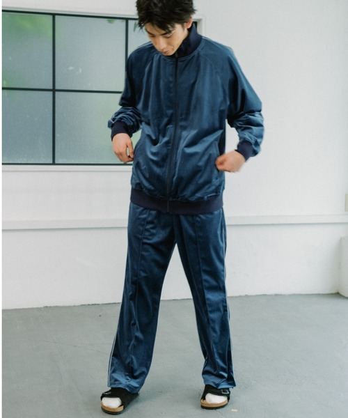 WHIMSIC（ウィムジック）の「【UNISEX/新色追加/SET UP対応】ベロアパイピングトラックパンツ（その他パンツ・メンズ・ベージュ/グレー/ブルー・FREE）」の6枚目の写真