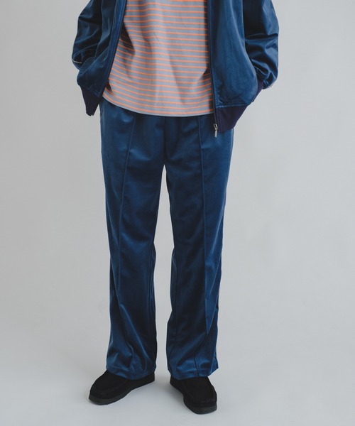 WHIMSIC（ウィムジック）の「【UNISEX/新色追加/SET UP対応】ベロアパイピングトラックパンツ（その他パンツ・メンズ・ベージュ/グレー/ブルー・FREE）」の8枚目の写真