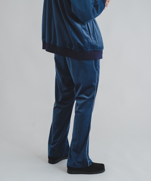 WHIMSIC（ウィムジック）の「【UNISEX/新色追加/SET UP対応】ベロアパイピングトラックパンツ（その他パンツ・メンズ・ベージュ/グレー/ブルー・FREE）」の10枚目の写真