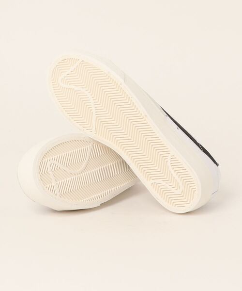 NIKE（ナイキ）の「NIKE WMNS BLAZER LOW PLATFORM DJ0292-101（スニーカー・レディース・ホワイト・23.5㎝/24㎝/23㎝/24.5㎝/25㎝）」の4枚目の写真