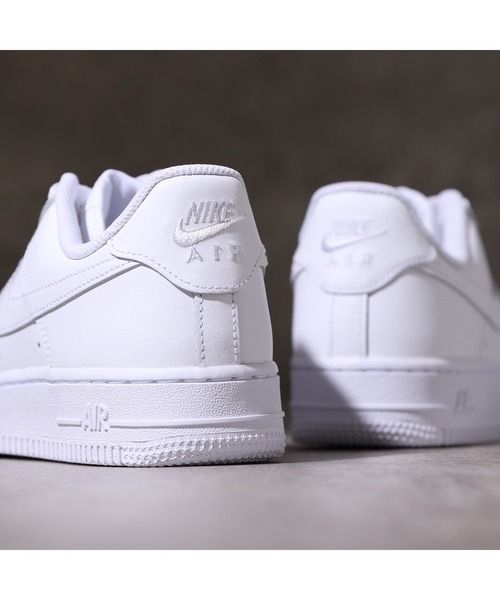 NIKE（ナイキ）の「NIKE WMNS AIR FORCE 1 07 DD8959-100（スニーカー・レディース・ホワイト・25㎝/24.5㎝/24㎝）」の4枚目の写真