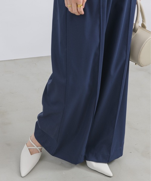 NEUNA（ヌナ）の「ダブルクロスヒールパンプス（パンプス・レディース・ブラック/アイボリー・SMALL/MEDIUM/LARGE）」の5枚目の写真