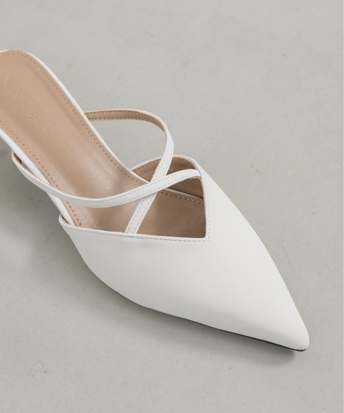 NEUNA（ヌナ）の「ダブルクロスヒールパンプス（パンプス・レディース・ブラック/アイボリー・SMALL/MEDIUM/LARGE）」の18枚目の写真