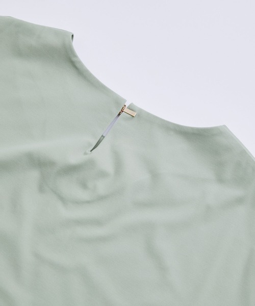 ROPE' PICNIC（ロペピクニック）の「洗える/ゴールドパーツバンザイスリーブカットソー（Tシャツ/カットソー・レディース・ホワイト/ブラック/ベージュ/サックスブルー/ライトグリーン・38）」の10枚目の写真