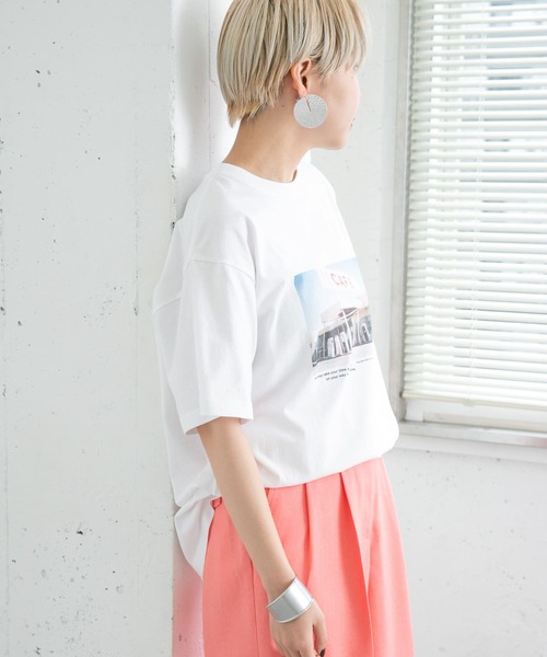 KBF(ケイビーエフ)の「フォトプリントTシャツ(Tシャツ/カットソー・レディース・ネイビー/ホワイト/オフホワイト・ONE)」の13枚目の写真