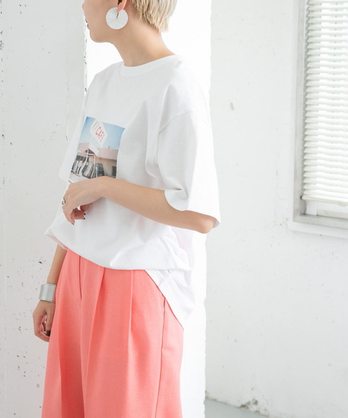 KBF(ケイビーエフ)の「フォトプリントTシャツ(Tシャツ/カットソー・レディース・ネイビー/ホワイト/オフホワイト・ONE)」の6枚目の写真
