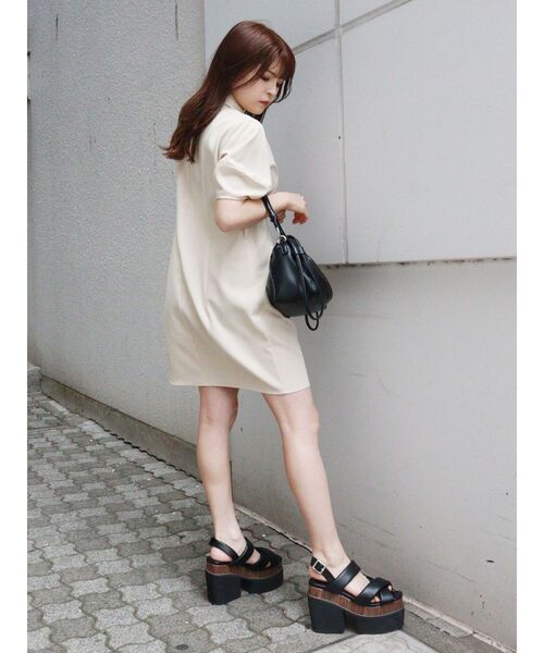 MURUA（ムルーア）の「ランタンスリーブミニワンピース（ワンピース・レディース・アイボリー/ブラウン・FREE）」の11枚目の写真