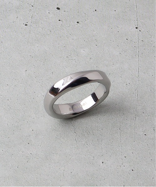 ieLS（イエルズ）の「金属アレルギー対応「ieLS」ステンレス　ペアリング　ツイスト（リング・メンズ・シルバー・#11/#15/#13/#17）」の2枚目の写真