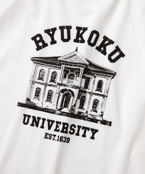 Russell Athletic(ラッセルアスレティック)の「【RYUKOKU UNIVERSITY】カレッジロゴTシャツA(Tシャツ/カットソー・メンズ・ホワイト/レッド・XL/S/M/L)」の3枚目の写真