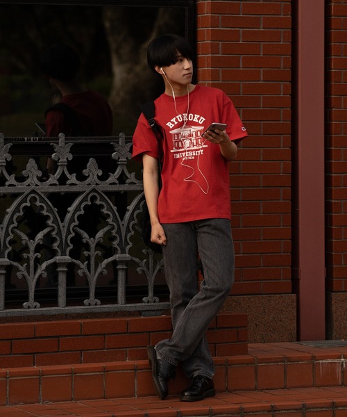 Russell Athletic(ラッセルアスレティック)の「【RYUKOKU UNIVERSITY】カレッジロゴTシャツA(Tシャツ/カットソー・メンズ・ホワイト/レッド・XL/S/M/L)」の6枚目の写真