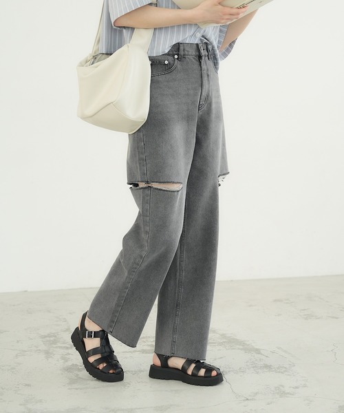 IROHANI（イロハニ）の「ダメージカットデニムパンツ（デニムパンツ・レディース・ライトブルー/グレー・FREE）」の2枚目の写真