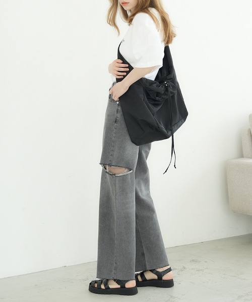 IROHANI（イロハニ）の「ダメージカットデニムパンツ（デニムパンツ・レディース・ライトブルー/グレー・FREE）」の5枚目の写真