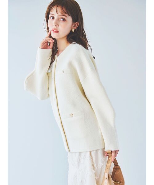 dazzlin（ダズリン）の「レトロプチボタンミドルカーディガン（カーディガン/ボレロ・レディース・グリーン/オフホワイト/チャコールグレー/ベージュ・FREE）」の8枚目の写真