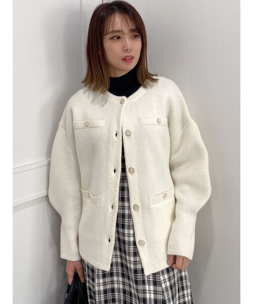 dazzlin（ダズリン）の「レトロプチボタンミドルカーディガン（カーディガン/ボレロ・レディース・グリーン/オフホワイト/チャコールグレー/ベージュ・FREE）」の13枚目の写真