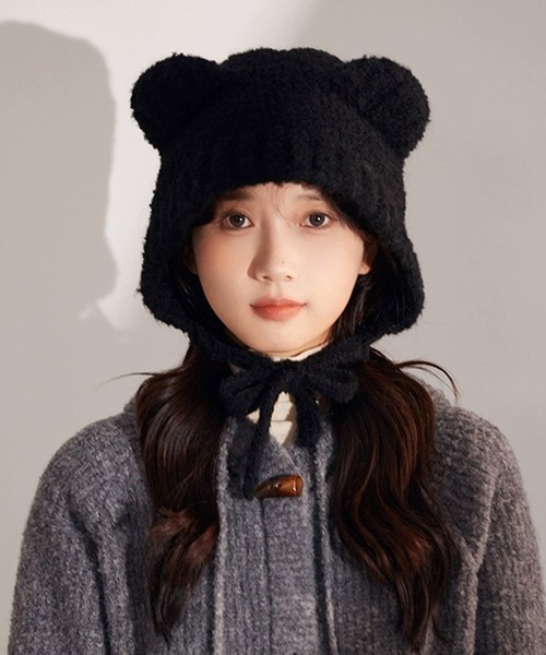 ALTROSE(アルトローズ)の「ニット帽 くまみみ フラップ付フード ボンネット風(ニットキャップ/ビーニー・レディース・ブラック/ホワイト・FREE)」の7枚目の写真