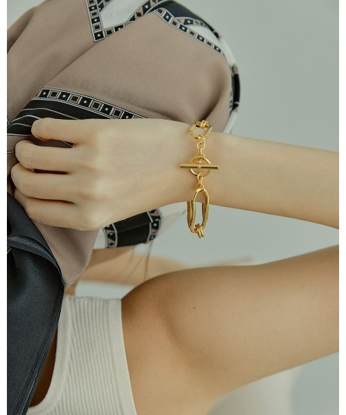 TODAYFUL（トゥデイフル）の「ツイストチェーンブレスレット