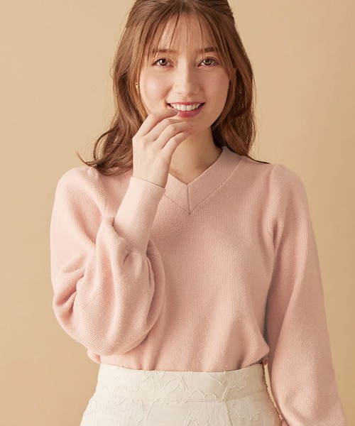 alotta(アロッタ)の「Vネックアンジェリーナニット(ニット/セーター・レディース・ホワイト/ベビーピンク・M/LL/L)」の1枚目の写真